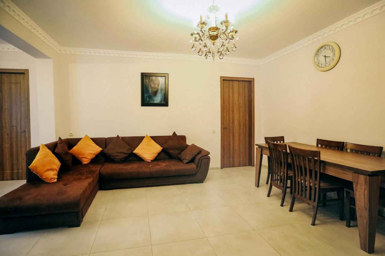 Bebo&Babu Guest House Kutaisi Exterior foto