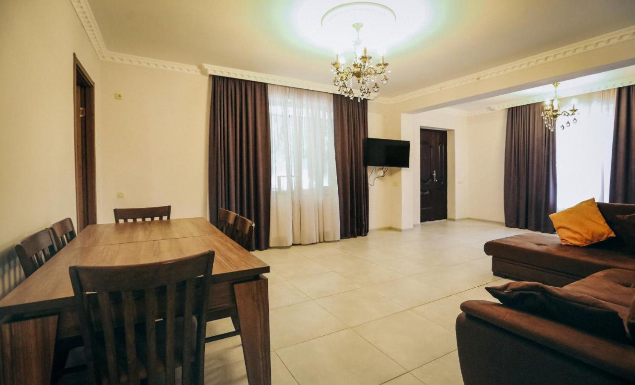 Bebo&Babu Guest House Kutaisi Exterior foto