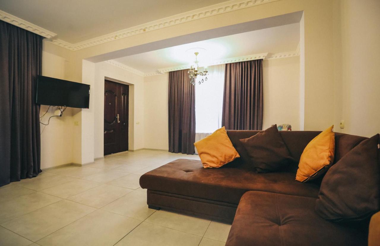 Bebo&Babu Guest House Kutaisi Exterior foto