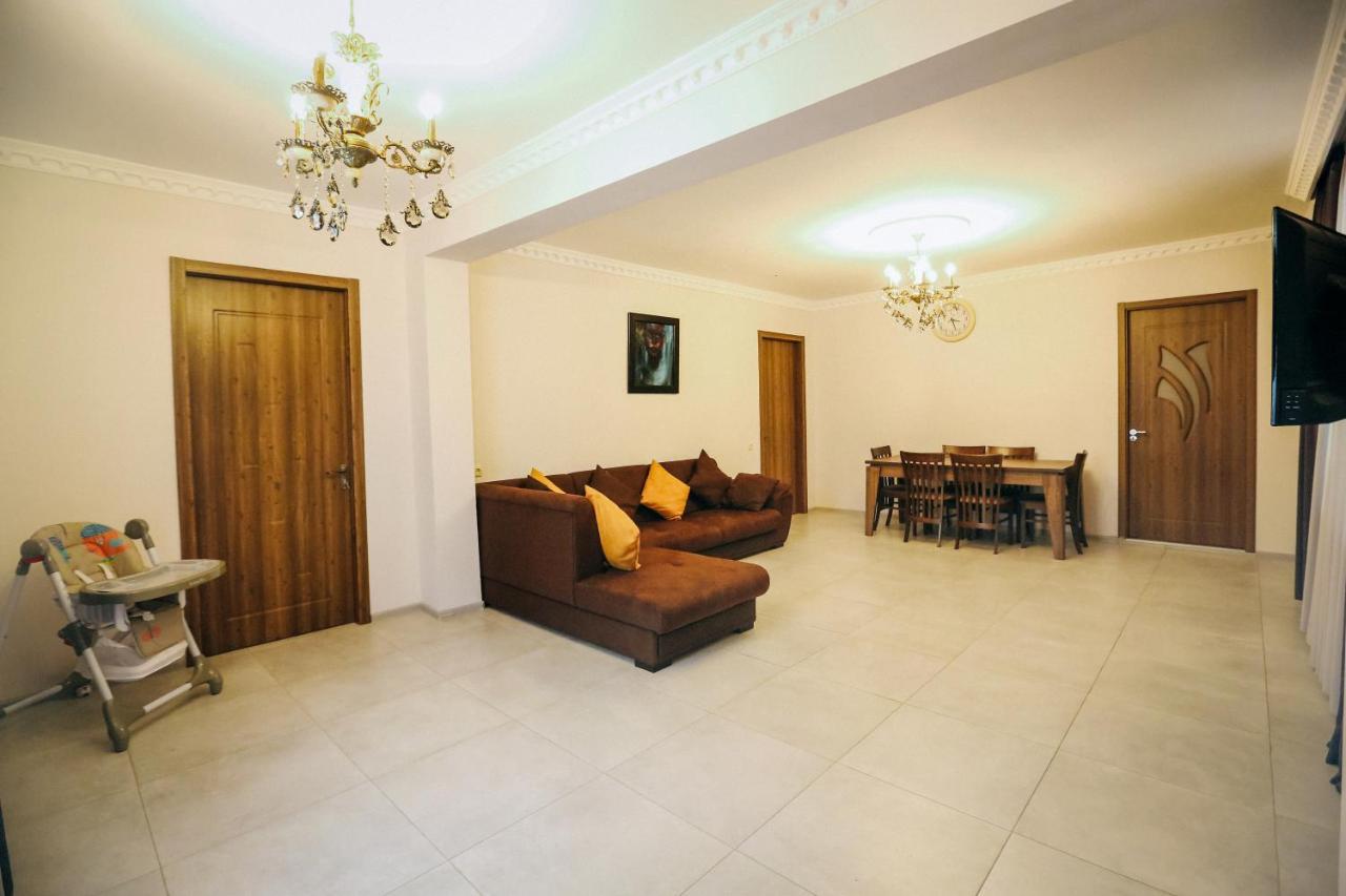 Bebo&Babu Guest House Kutaisi Exterior foto